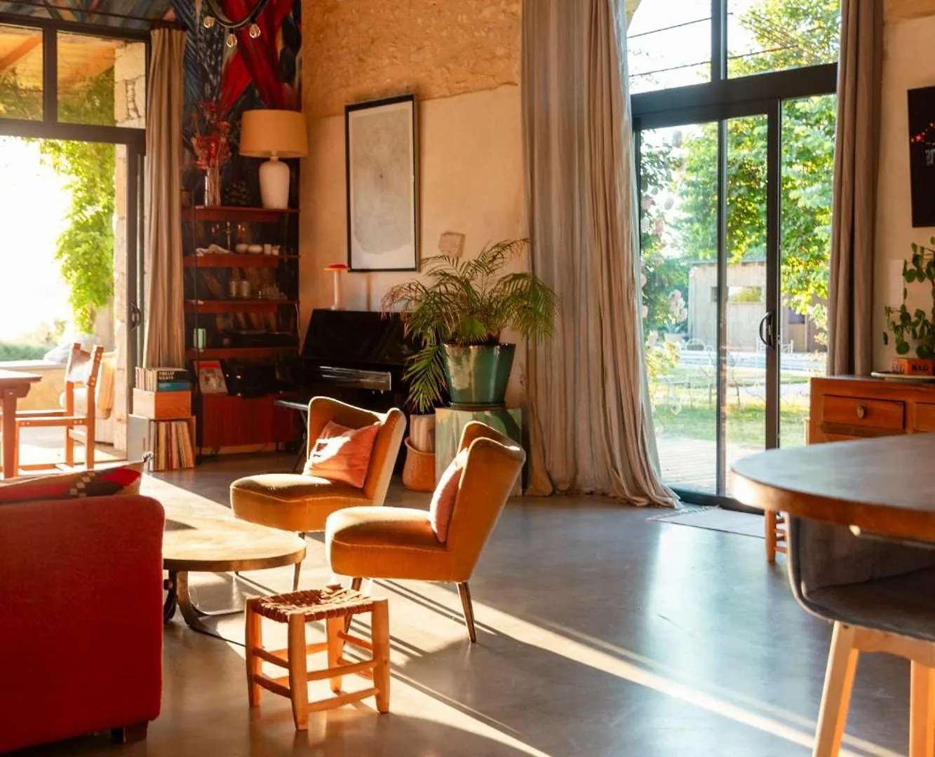 Beautiful Chartreuse With Swimming Pool Villa Jegun